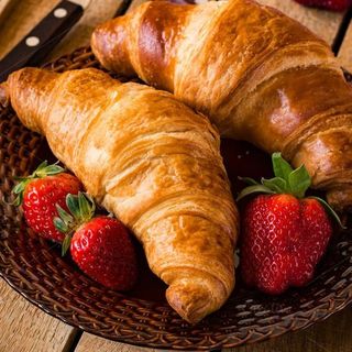 Croissant cu unt 90g