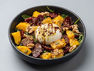 Salata cu burrata, mango si fistic