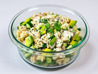 Salata cu ton si avocado