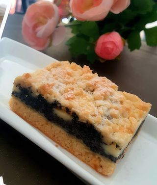 Tarta cu mac si crema de branza