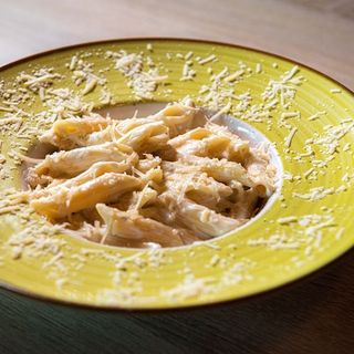 Penne Quattro Formaggi cu pui