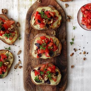 Bruschete cu roșii și cașcaval