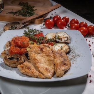 Piept de pui la grătar cu sos gorgonzola
