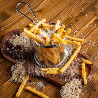 Cartofi cu parmezan si usturoi