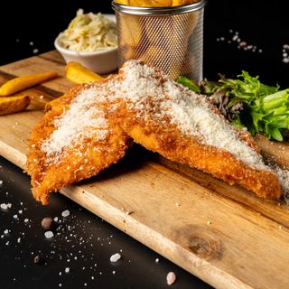 Snitel in crusta de parmezan