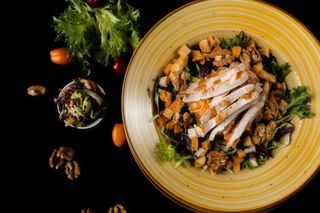 Salata de Cruditati cu Piept de Pui