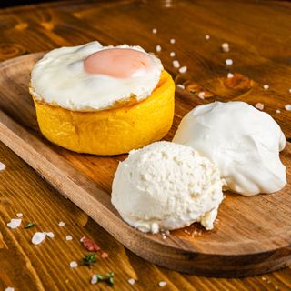 Mamaliguta cu Branza, Smantana si Ou