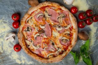 Pizza Prosciutto e funghi