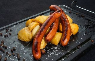 Meniu cu carnaciori semiafumati