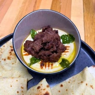 HUMMUS CU VITA SI LIPIE DE CASA