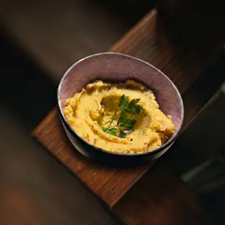 PIURE DE CARTOFI CU SALSA TARTUFATA