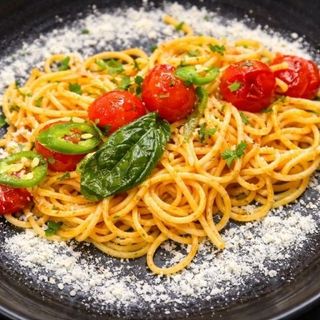 SPAGHETE AGLIO OLIO PEPERONCINO
