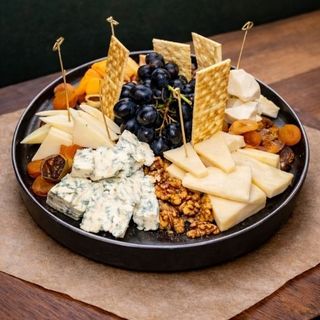 PLATOU BRANZETURI FINE