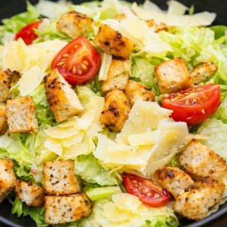 SALATA CAESAR CU PUI