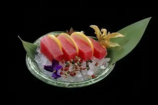 Tuna sashimi 