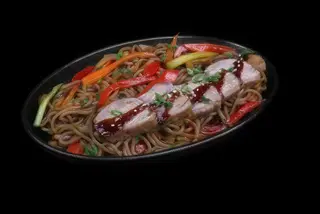 Noodles soba cu piept de rață 