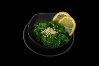 Salată chuka