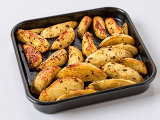 Cartofi aromati cu rozmarin