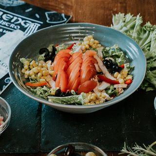 Salata cu piept de pui