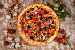 Pizza Vegetariană mare