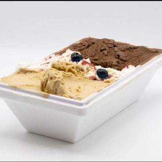 Hello Cool Box ( 500 g inghetata Antica Gelateria del Corso si 2 Pepsi 330 ml Gratis