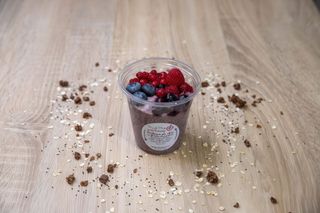 Budinca de chia cu fructe de padure