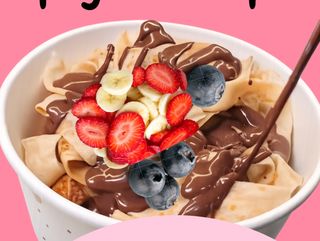 Clătită spaghete cu fructe si ciocolată