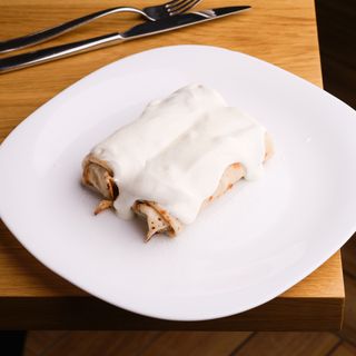 Clatite cu branza de vaci si smnatana