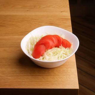 Salată de varză cu roşii