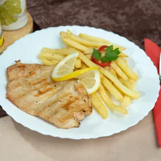 piept de pui la gratar