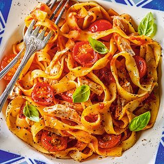 Tagliatelle al pollo