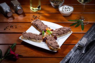 Bruschete cu pate de casa