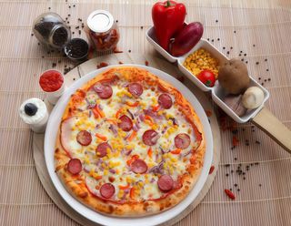 Pizza Taraneasca medie Ø 32cm