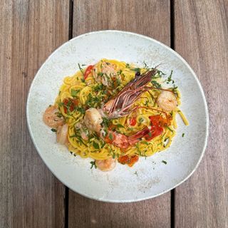 SPAGHETE AGLIO OLIO CU CREVEŢI 