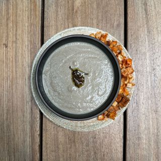 SUPĂ CREMĂ DE CIUPERCI CU TRUFE 