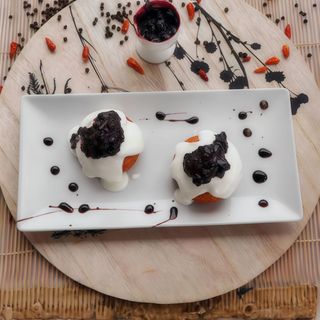 Papanasi cu dulceata de afine