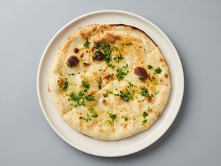 Naan cu usturoi si verdeata 160g