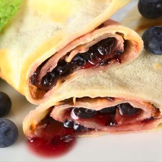 Clătite cu gem de afine