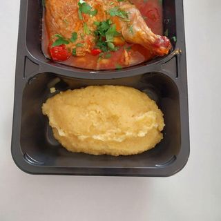 Ostropel de pui cu mămăliguță