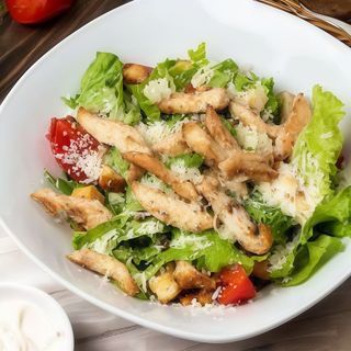 Salată caldă de pui