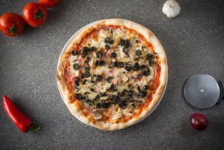 Pizza Prosciutto e Funghi