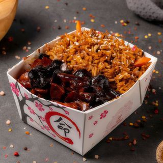 Pui Asian cu urechi de lemn