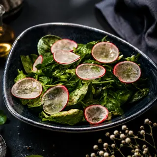SPINACH & RADISH SALAD