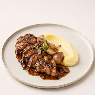 PLUMA IBERICO