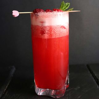 Limonadă cu zmeură și sirop de soc