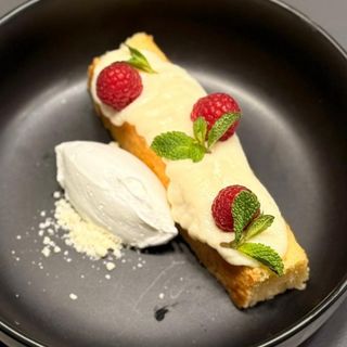 Lemon Drizzle Cake 175gr