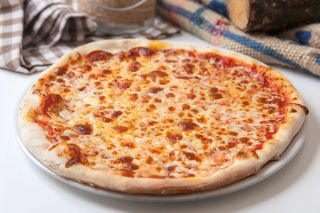 Pizza Pepperoni medie