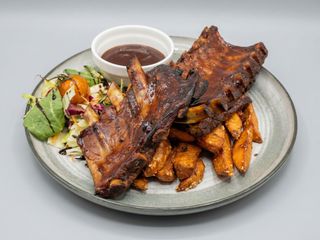 Scarita bbq cu cartofi wedges