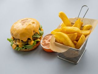 CHEDDAR BURGER