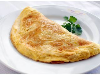 Omletă simplă și iaurt
